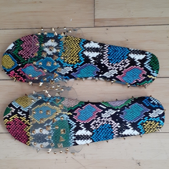 Studded Flat Sandals - Picture 3 of 3